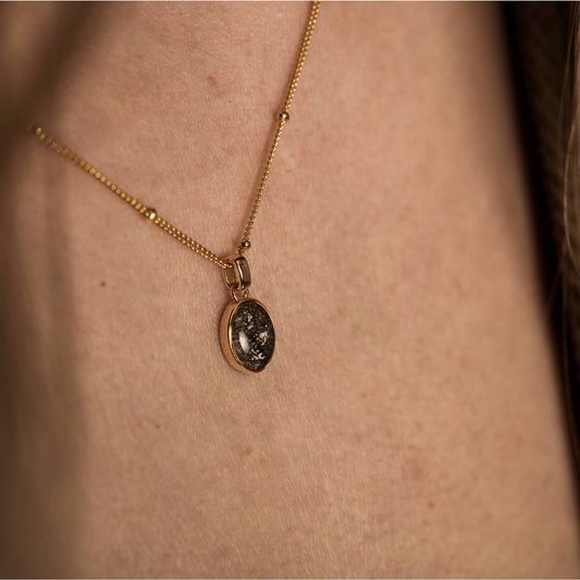 Petite Oval | 18Kt Gold