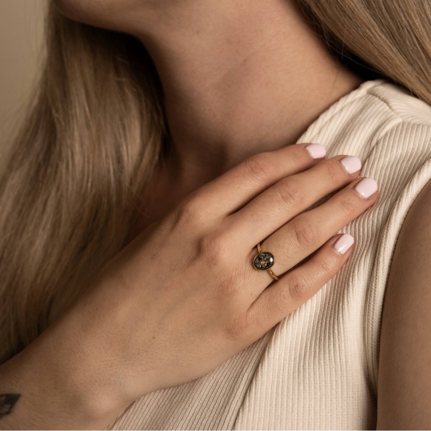 Oval Ring | 18Kt Gold